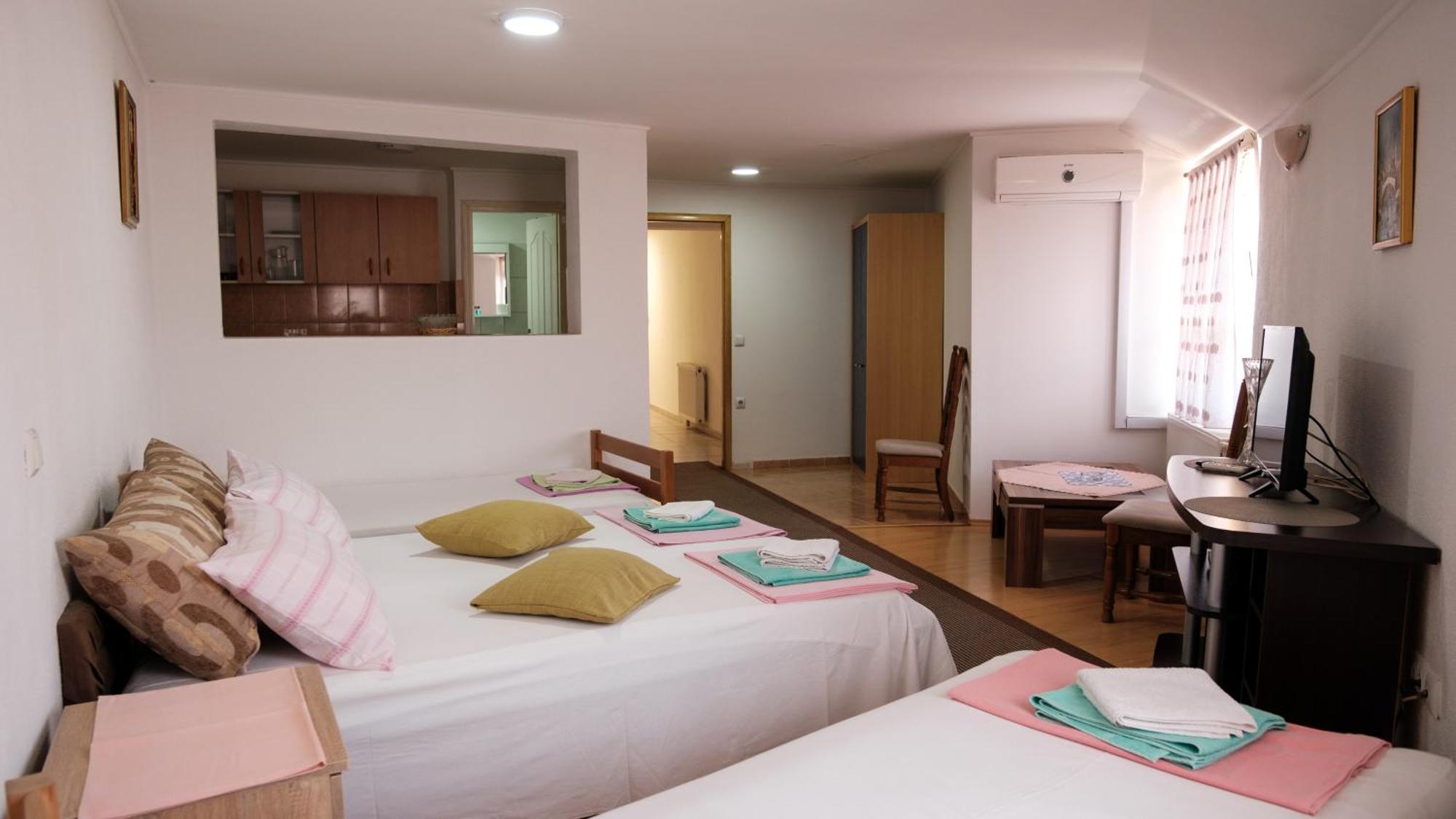 Guesthouse "Ines" Doboj Ngoại thất bức ảnh